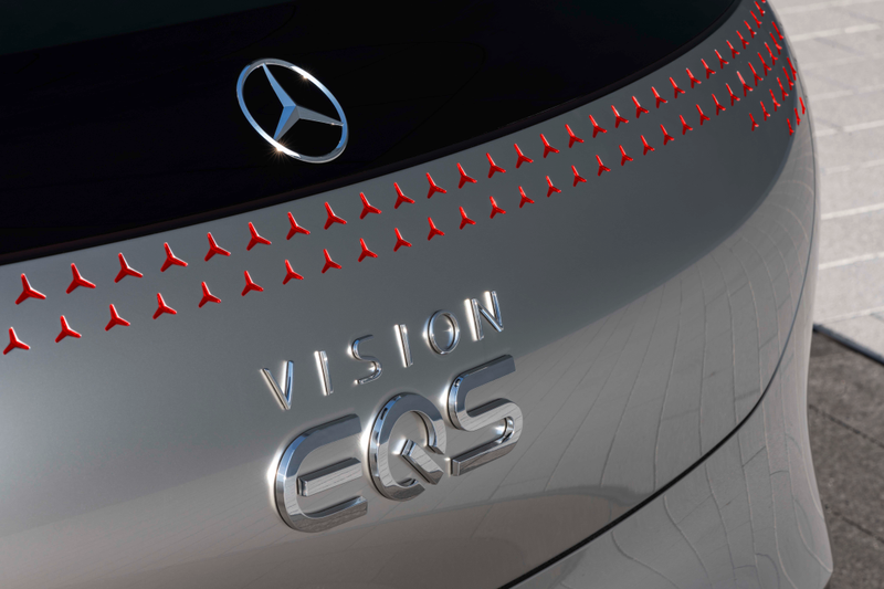 Illustration for article titled The Mercedes-Benz Vision EQS Sets Up An All-Electric S-Class And The Lighting Is Wild